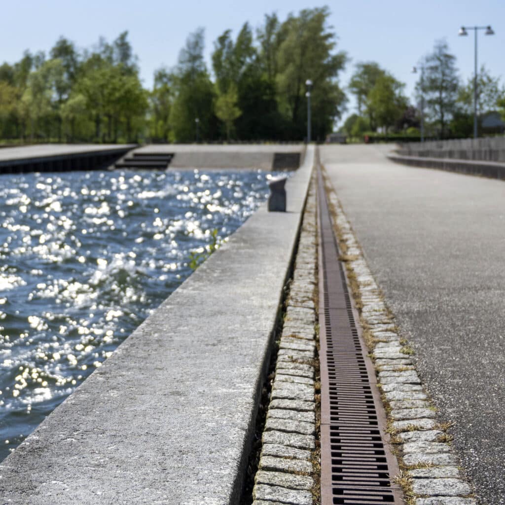 Linjedræn afvandingsrist Herning Fuglesangsø – linjeafvanding i byrum